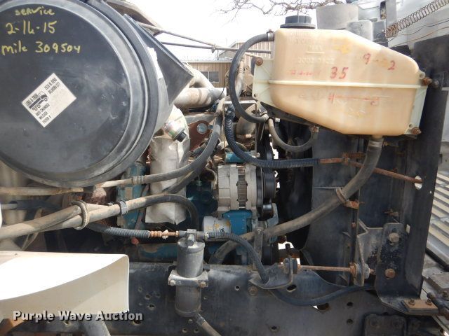 image for item GD9134 1998 International 4900 service truck