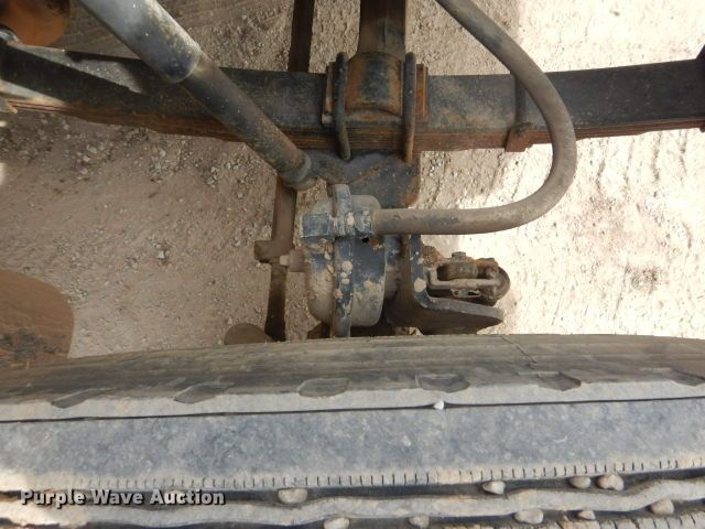 image for item GD9134 1998 International 4900 service truck