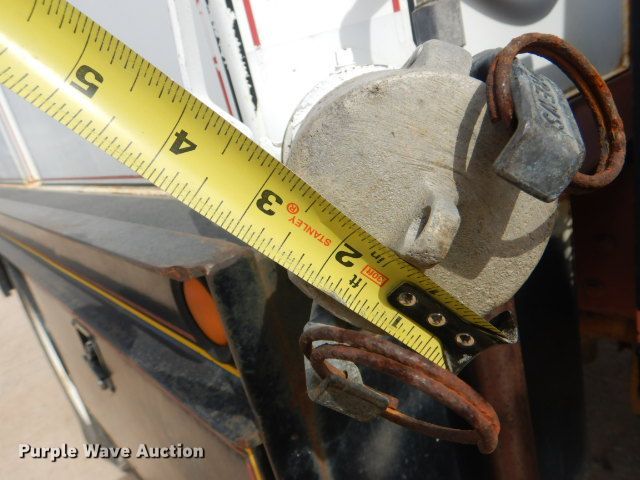 image for item GD9134 1998 International 4900 service truck