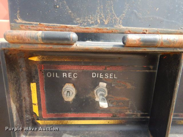 image for item GD9134 1998 International 4900 service truck