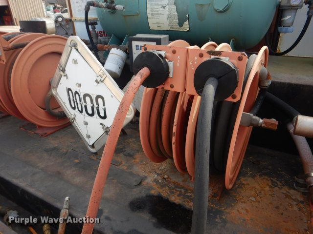 image for item GD9134 1998 International 4900 service truck