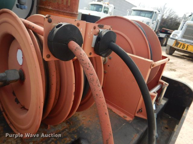 image for item GD9134 1998 International 4900 service truck