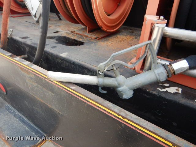 image for item GD9134 1998 International 4900 service truck