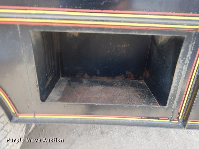 image for item GD9134 1998 International 4900 service truck