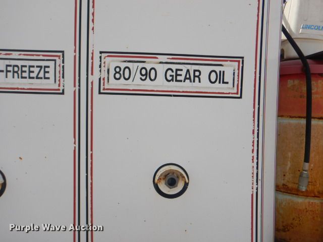 image for item GD9134 1998 International 4900 service truck