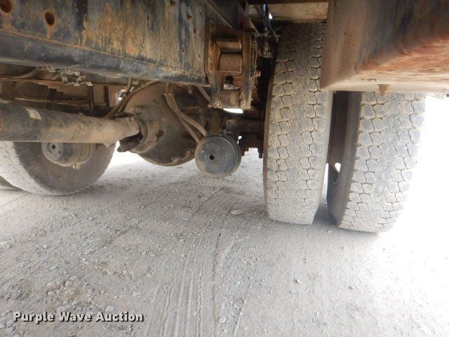 image for item GD9134 1998 International 4900 service truck