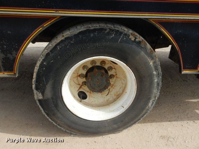 image for item GD9134 1998 International 4900 service truck