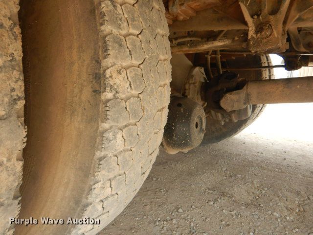 image for item GD9134 1998 International 4900 service truck