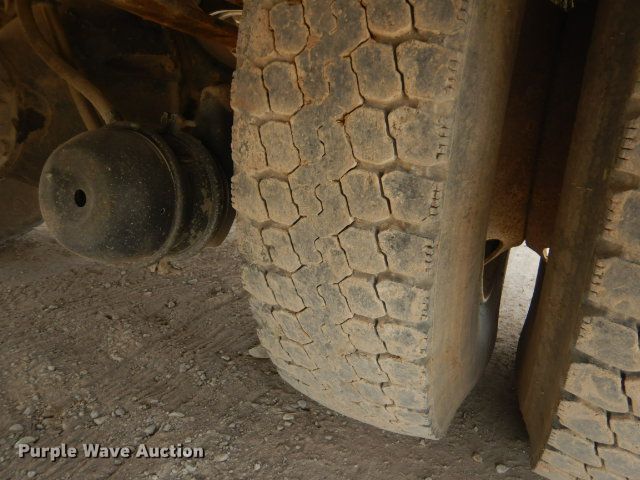 image for item GD9134 1998 International 4900 service truck