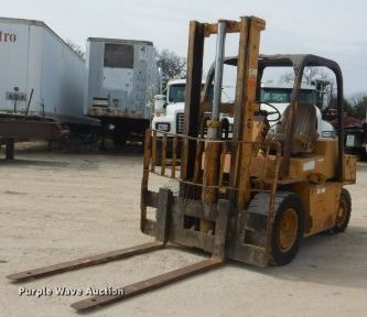 image for item GD9135 Caterpillar V80 forklift