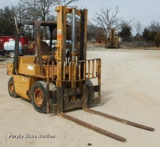 image for item GD9135 Caterpillar V80 forklift