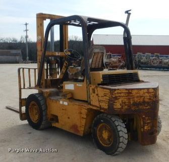 image for item GD9135 Caterpillar V80 forklift