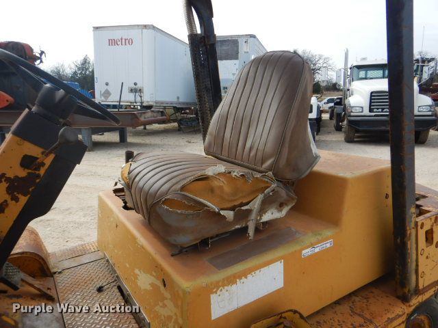image for item GD9135 Caterpillar V80 forklift