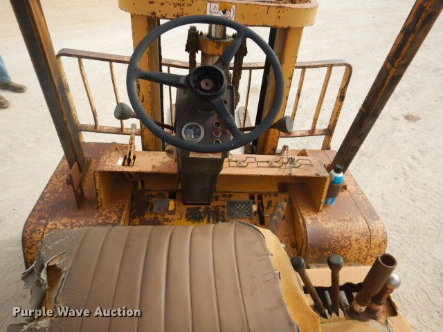 image for item GD9135 Caterpillar V80 forklift