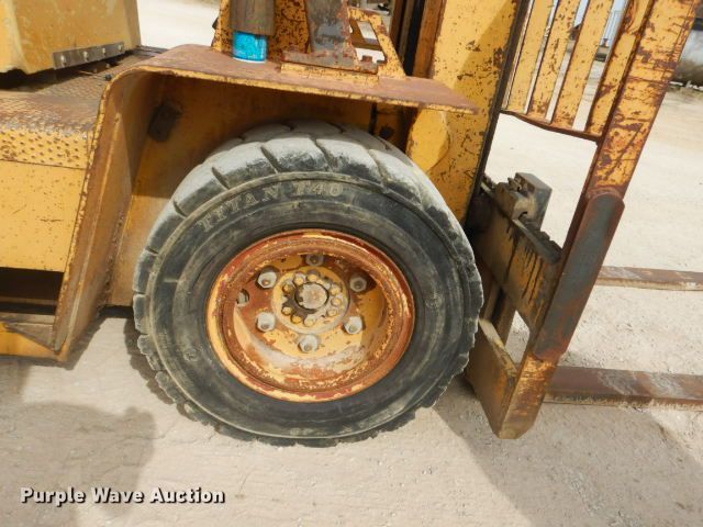 image for item GD9135 Caterpillar V80 forklift