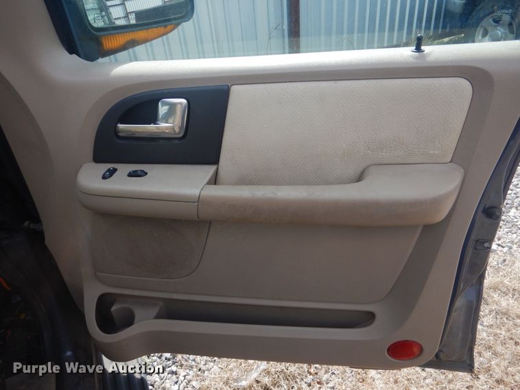 image for item GD9151 2003 Ford Expedition Eddie Bauer SUV