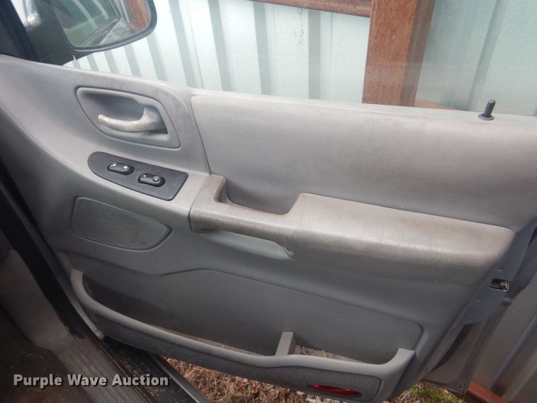 image for item GD9152 2002 Ford Windstar van