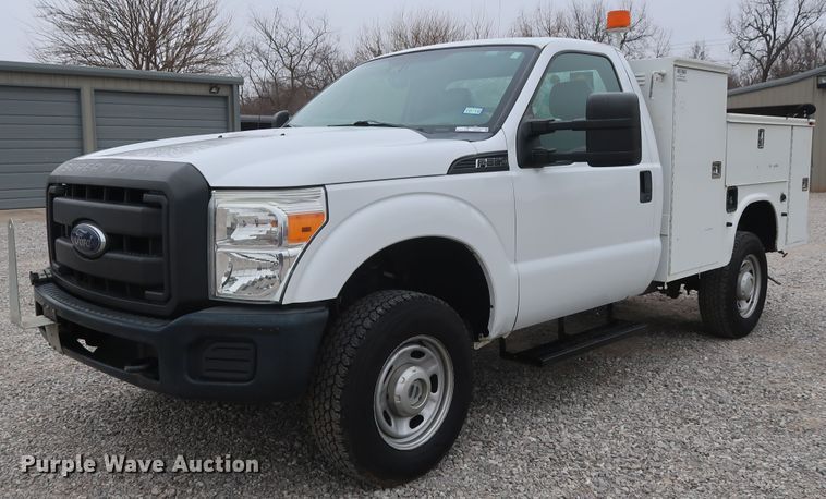 image for item GD9984 2015 Ford F350 Super Duty XL utility bed pickup truck