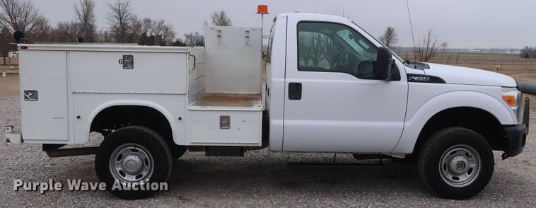 image for item GD9984 2015 Ford F350 Super Duty XL utility bed pickup truck