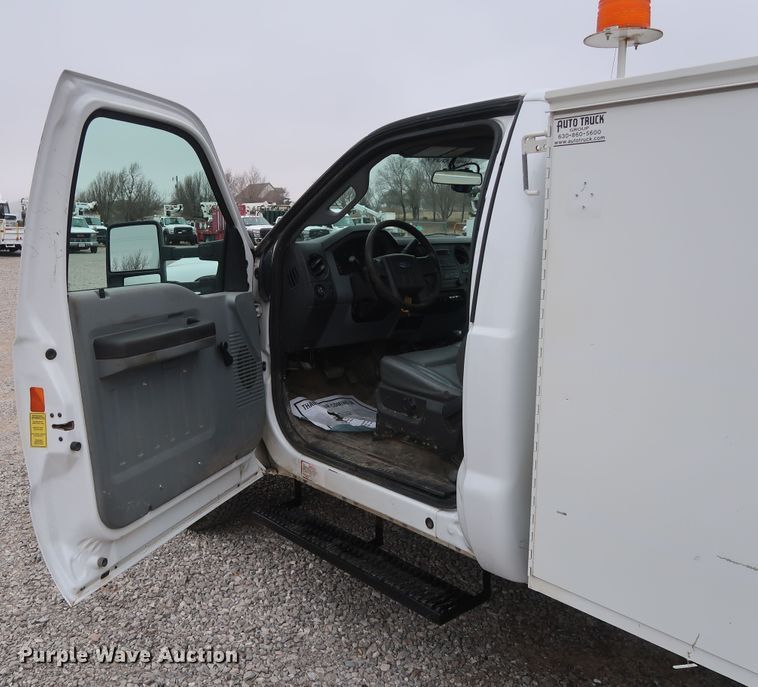 image for item GD9984 2015 Ford F350 Super Duty XL utility bed pickup truck