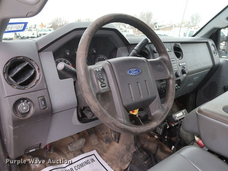 image for item GD9984 2015 Ford F350 Super Duty XL utility bed pickup truck