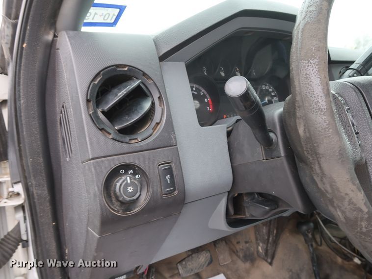 image for item GD9984 2015 Ford F350 Super Duty XL utility bed pickup truck