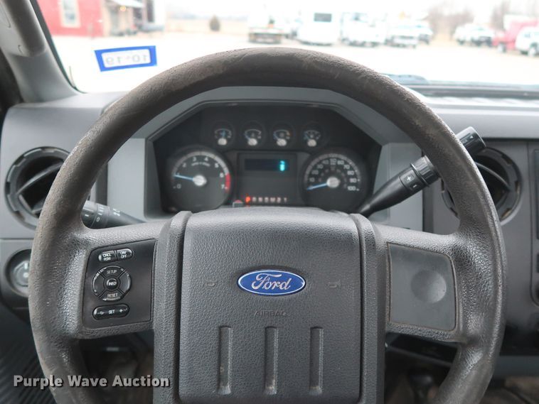 image for item GD9984 2015 Ford F350 Super Duty XL utility bed pickup truck