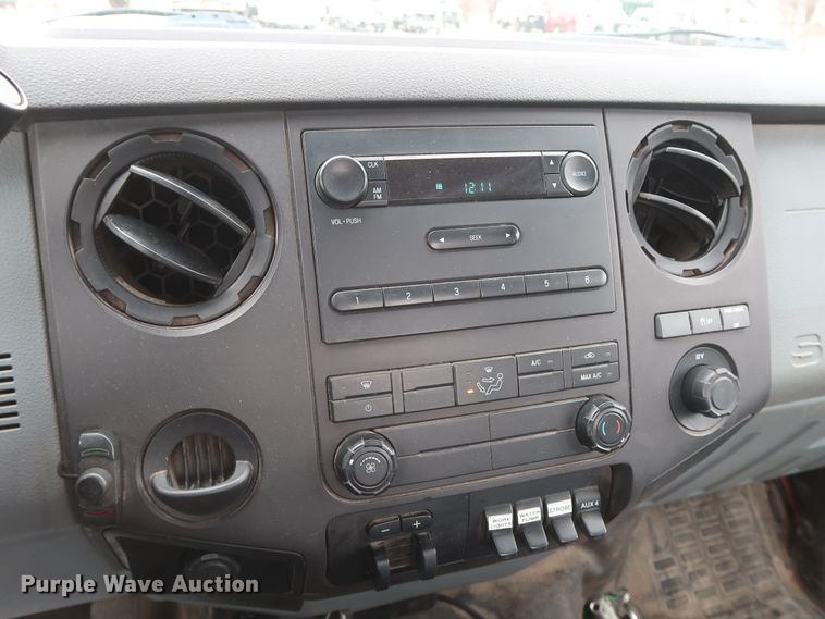 image for item GD9984 2015 Ford F350 Super Duty XL utility bed pickup truck