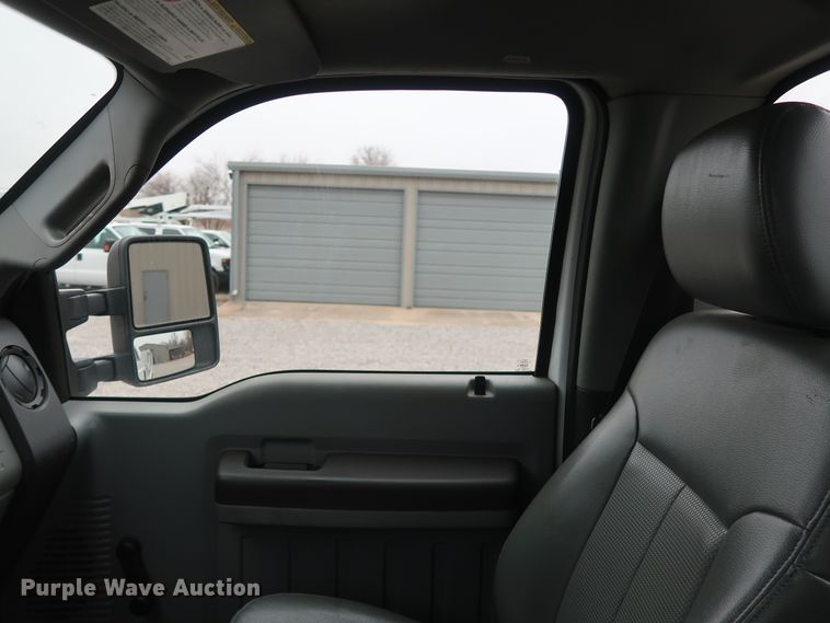 image for item GD9984 2015 Ford F350 Super Duty XL utility bed pickup truck