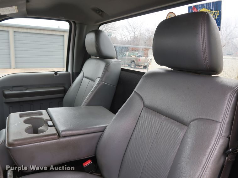 image for item GD9984 2015 Ford F350 Super Duty XL utility bed pickup truck