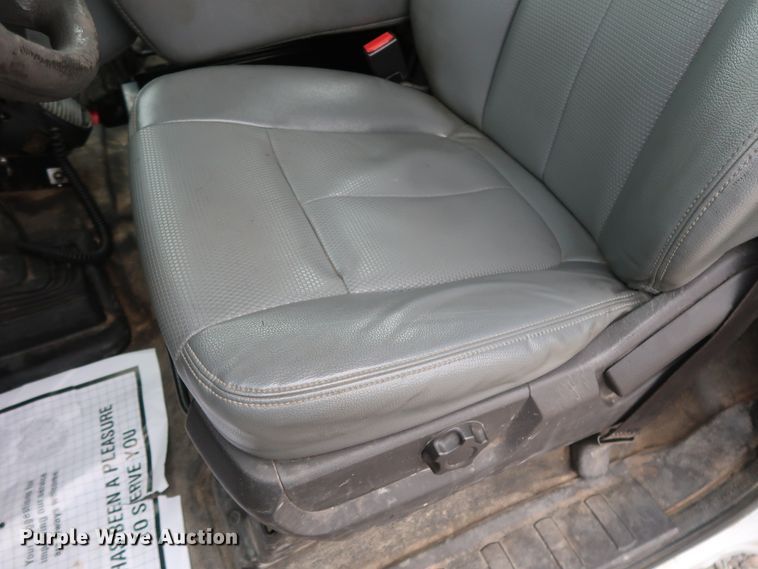 image for item GD9984 2015 Ford F350 Super Duty XL utility bed pickup truck