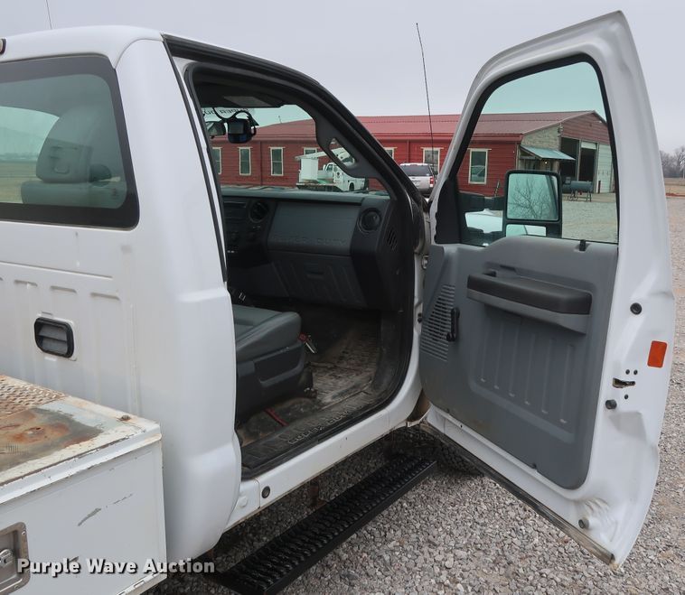 image for item GD9984 2015 Ford F350 Super Duty XL utility bed pickup truck