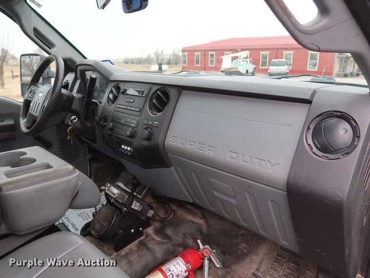 image for item GD9984 2015 Ford F350 Super Duty XL utility bed pickup truck