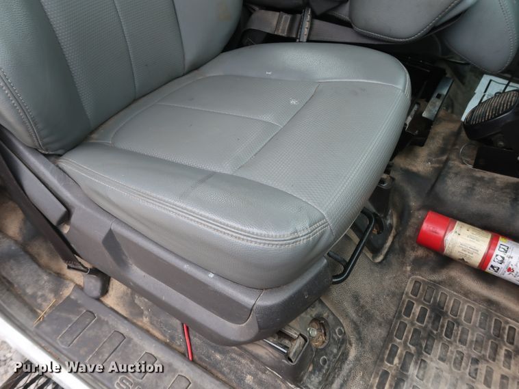 image for item GD9984 2015 Ford F350 Super Duty XL utility bed pickup truck