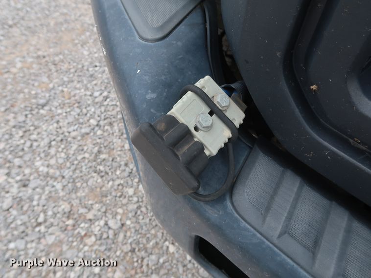 image for item GD9984 2015 Ford F350 Super Duty XL utility bed pickup truck