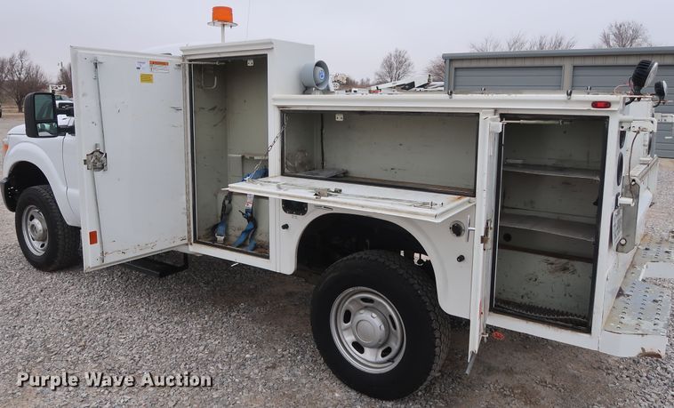 image for item GD9984 2015 Ford F350 Super Duty XL utility bed pickup truck