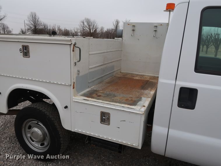 image for item GD9984 2015 Ford F350 Super Duty XL utility bed pickup truck