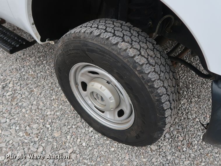 image for item GD9984 2015 Ford F350 Super Duty XL utility bed pickup truck