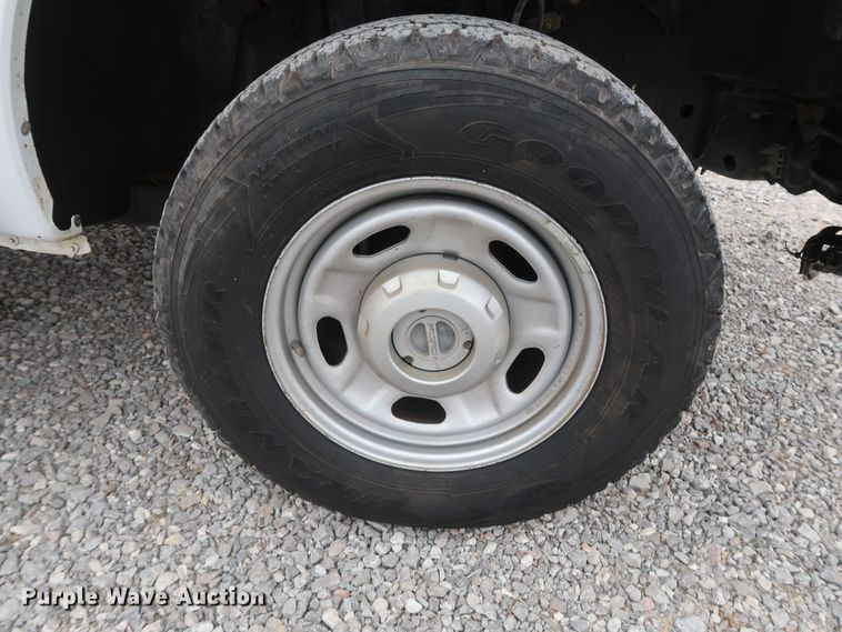 image for item GD9984 2015 Ford F350 Super Duty XL utility bed pickup truck