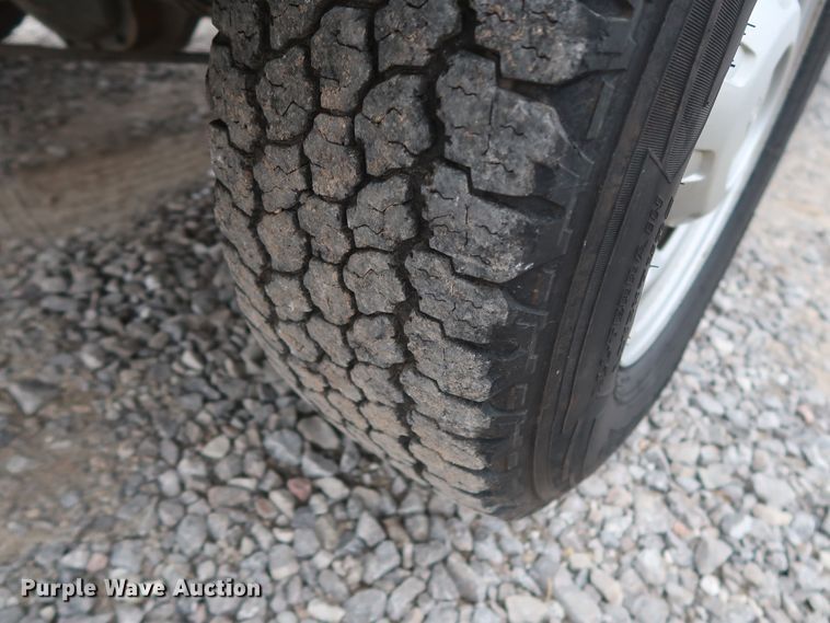 image for item GD9984 2015 Ford F350 Super Duty XL utility bed pickup truck