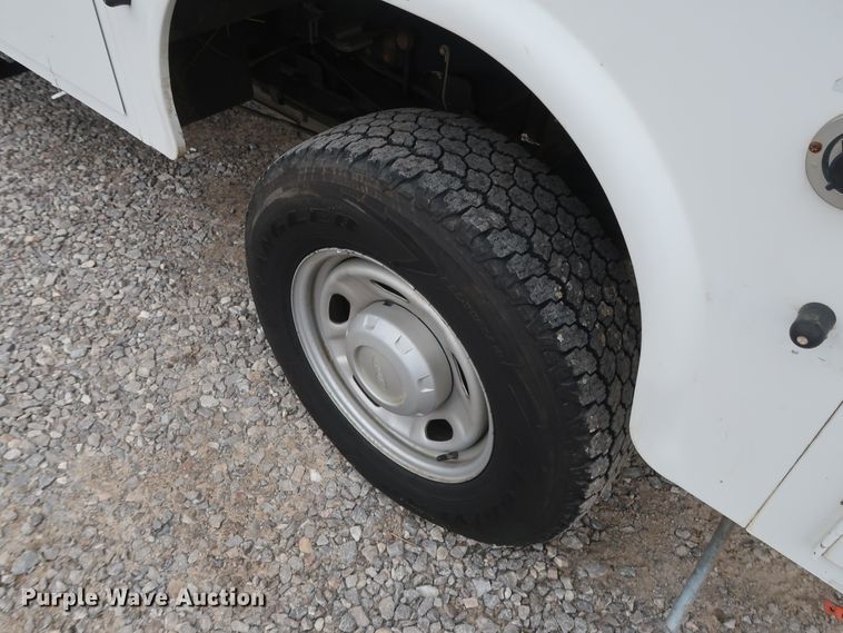 image for item GD9984 2015 Ford F350 Super Duty XL utility bed pickup truck