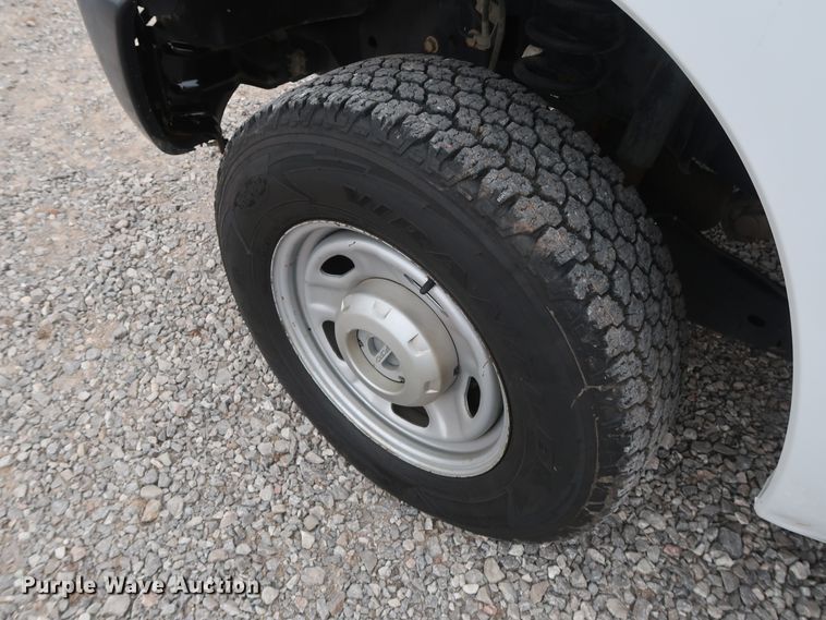 image for item GD9984 2015 Ford F350 Super Duty XL utility bed pickup truck