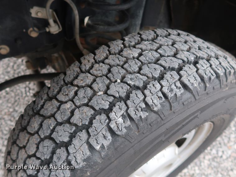 image for item GD9984 2015 Ford F350 Super Duty XL utility bed pickup truck