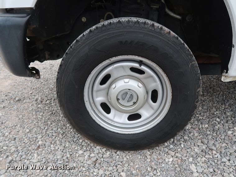 image for item GD9984 2015 Ford F350 Super Duty XL utility bed pickup truck