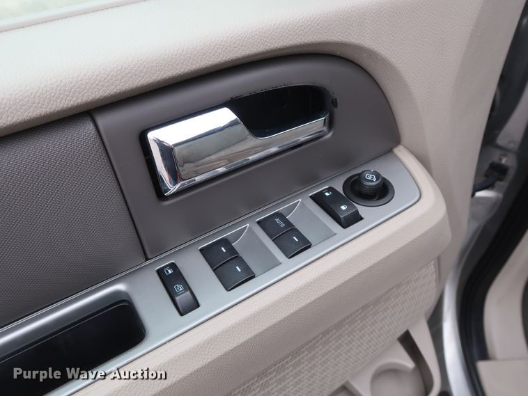 image for item GD9985 2008 Ford Expedition XLT SUV