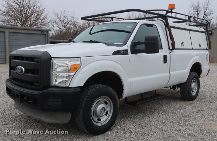 image for item GD9986 2011 Ford F350 Super Duty XL utility bed pickup truck