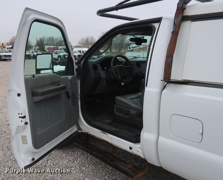 image for item GD9986 2011 Ford F350 Super Duty XL utility bed pickup truck