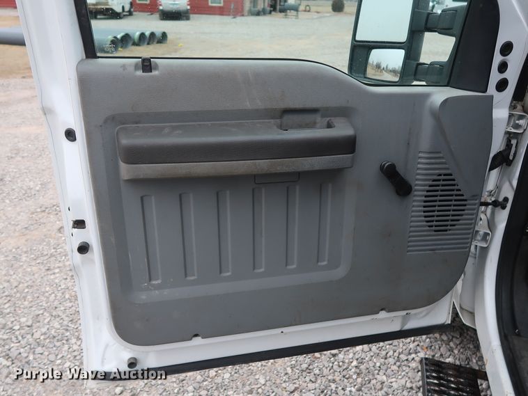 image for item GD9986 2011 Ford F350 Super Duty XL utility bed pickup truck