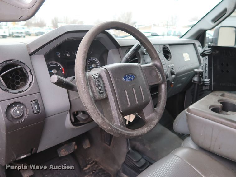 image for item GD9986 2011 Ford F350 Super Duty XL utility bed pickup truck