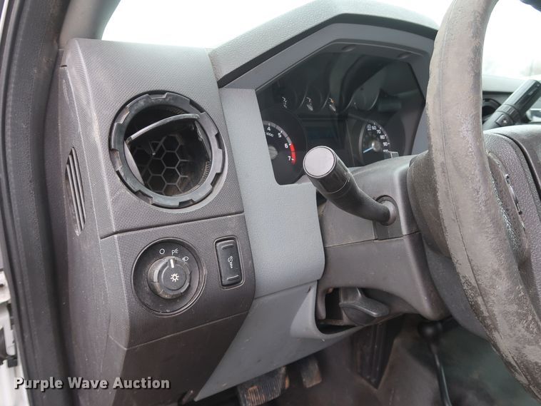 image for item GD9986 2011 Ford F350 Super Duty XL utility bed pickup truck